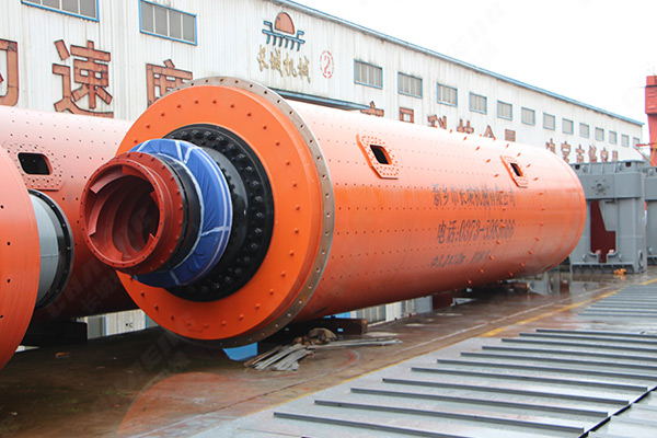 四川绵阳水泥厂引进hg1088机械6台Φ3.2×13m水泥磨