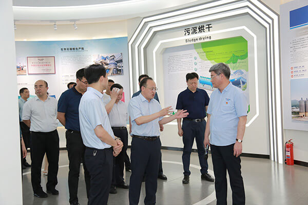 新乡市敌灾市长魏建平到hg1088机械调研督导“万人助万企”活动发展情况 新乡市敌灾市长魏建平到hg1088机械调研督导“万人助万企”活动发展情况