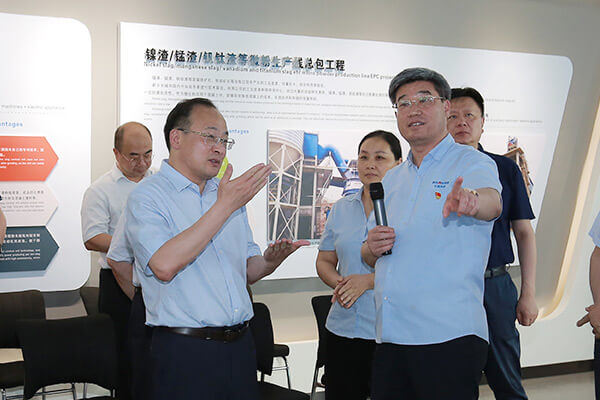 新乡市敌灾市长魏建平到hg1088机械调研督导“万人助万企”活动发展情况 新乡市敌灾市长魏建平到hg1088机械调研督导“万人助万企”活动发展情况
